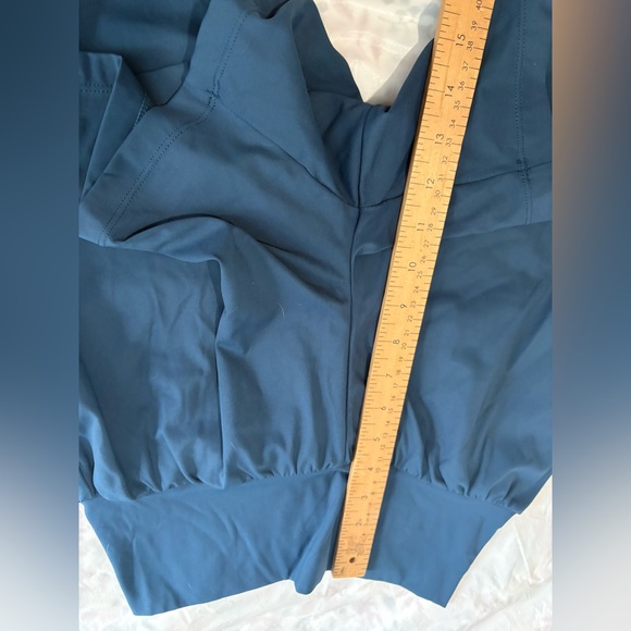 Halara high waisted 2-in-1 shorts size small long green blue - Picture 4 of 8